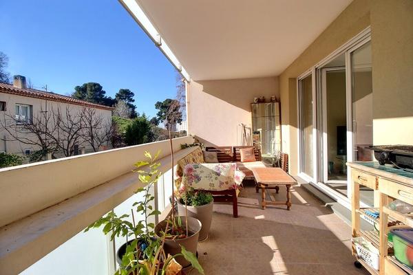 MARSEILLE 13 - APPARTEMENT 3 CHAMBRES - AU CALME - TERRASSE- ASCENSEUR -