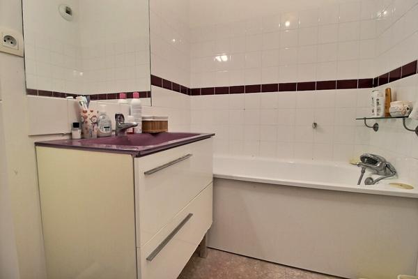 MARSEILLE 13 - APPARTEMENT 3 CHAMBRES - AU CALME - TERRASSE- ASCENSEUR -