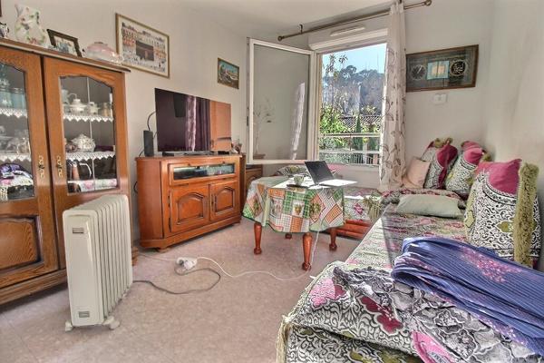 MARSEILLE 13 - APPARTEMENT 3 CHAMBRES - AU CALME - TERRASSE- ASCENSEUR -