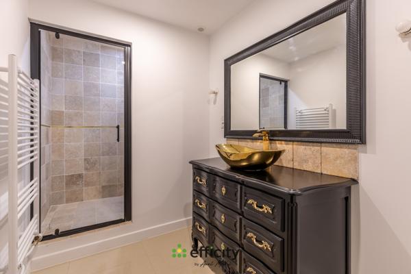 Appartement
         4 pièces
        - 128 m² 257 000 € *