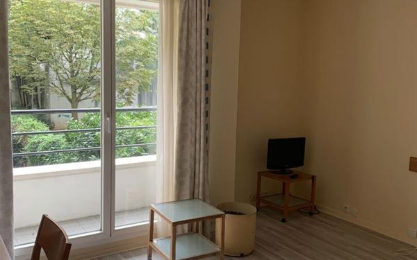 Appartement à louer    3 pièces • 47,90 m2 Paris 19