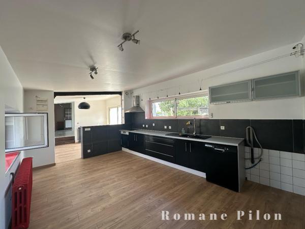 PLOUGONVELIN-maison 6 pièces