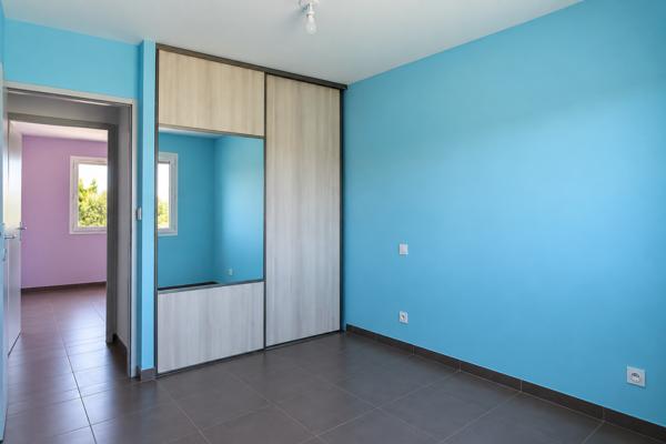 A VENDRE MAISON T5 99 m² 700 m² DE TERRAIN