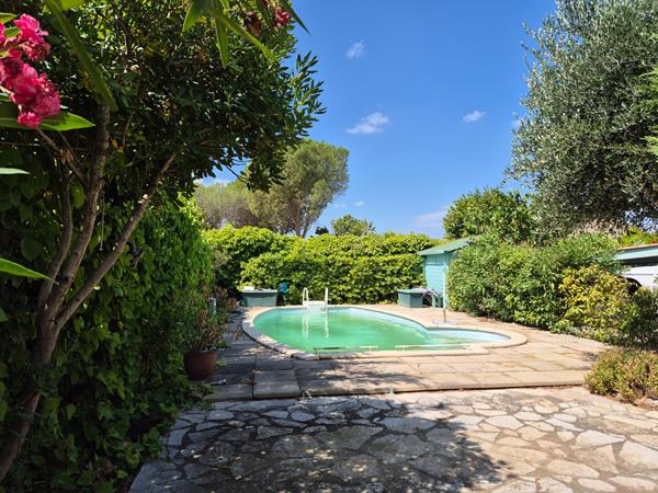 Maison Balaruc Les Bains 6 pièce(s) 170 m2 avec véranda