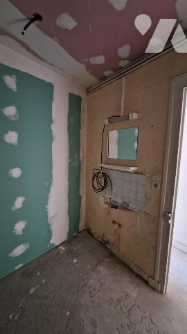 APPARTEMENT A RENOVER-PROXIMITE IMMEDIATE GARE