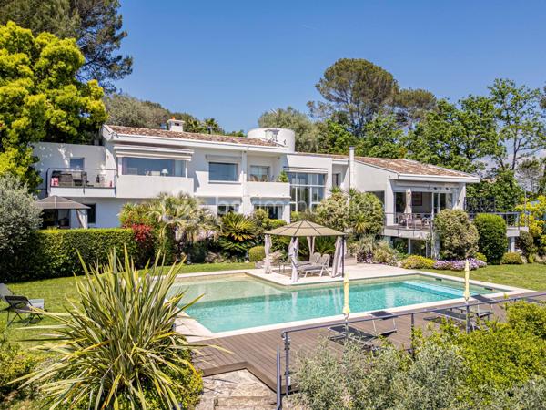 Maison d architecte de 518,80 m²