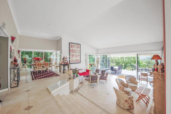 Maison d architecte de 518,80 m²