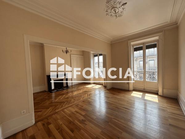 Location Appartement 4 pièces 114.38 m² - 11 BIS PLACE VICTOR HUGO Grenoble 38000