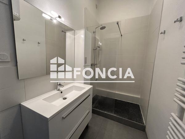 Location Appartement 4 pièces 114.38 m² - 11 BIS PLACE VICTOR HUGO Grenoble 38000