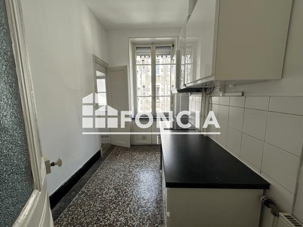 Location Appartement 4 pièces 114.38 m² - 11 BIS PLACE VICTOR HUGO Grenoble 38000