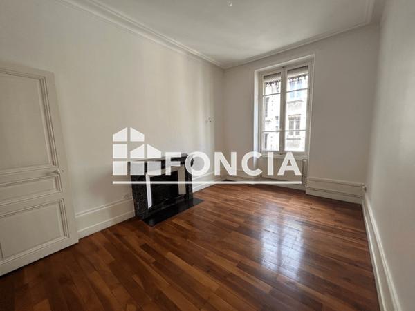 Location Appartement 4 pièces 114.38 m² - 11 BIS PLACE VICTOR HUGO Grenoble 38000