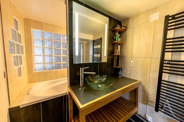 Maison plein centre L'Herbergement