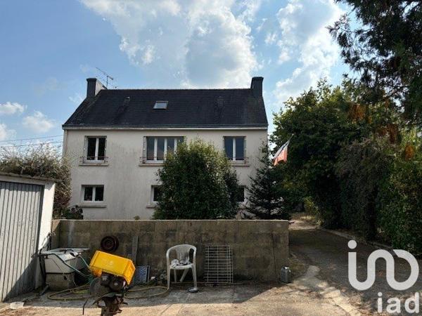 Maison traditionnelle 5 pièces de 110 m² à Pleuven (29170)