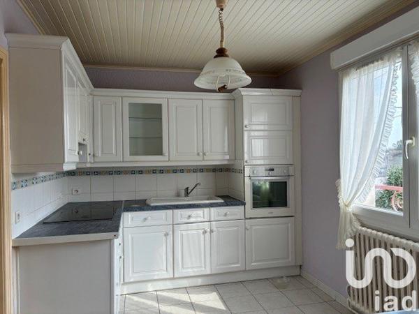 Maison traditionnelle 5 pièces de 110 m² à Pleuven (29170)