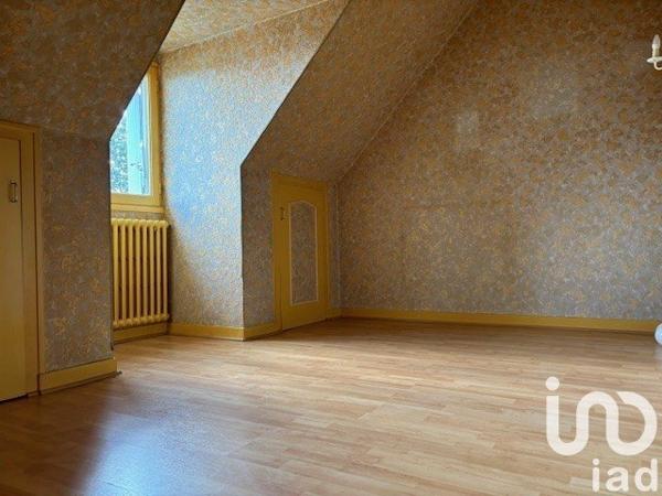 Maison traditionnelle 5 pièces de 110 m² à Pleuven (29170)