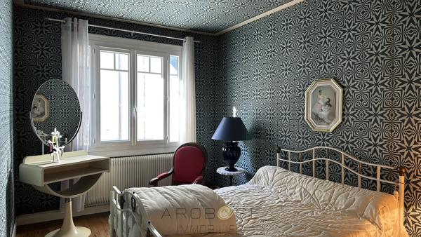 Maison à pied des commerces .