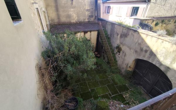 Maison à vendre    9 pièces •  Roquemaure