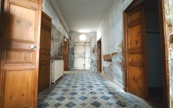 Maison à vendre    9 pièces •  Roquemaure