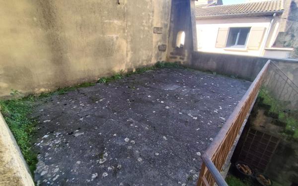 Maison à vendre    9 pièces •  Roquemaure