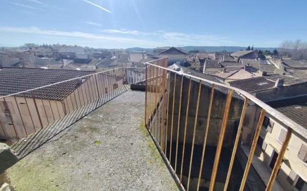 Maison à vendre    9 pièces •  Roquemaure