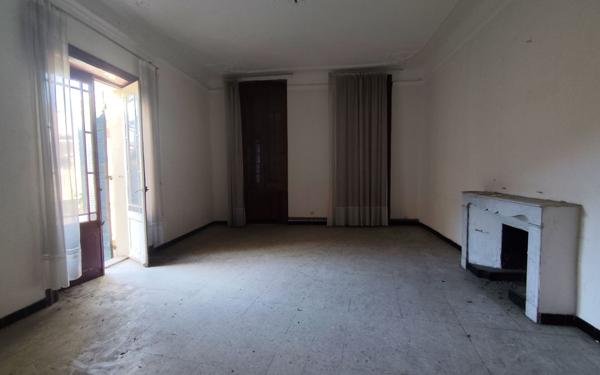 Maison à vendre    9 pièces •  Roquemaure