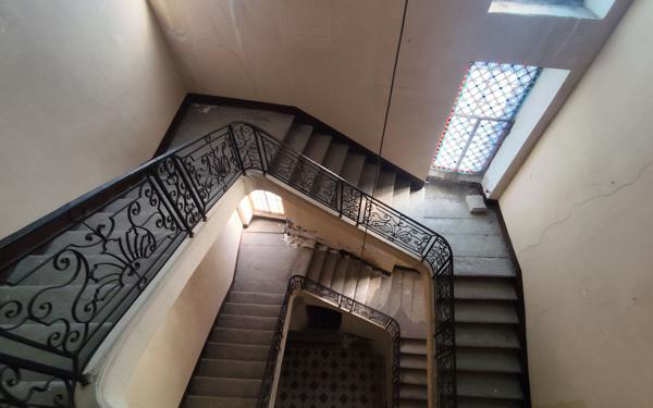 Maison à vendre    9 pièces •  Roquemaure