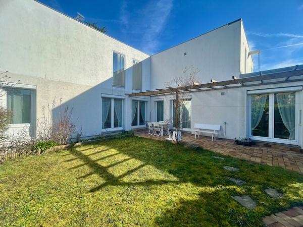 Saint-Michel-sur-Orge - Maison Familiale de type F6 - Résidence Villagexpo - 134 M2 HAB - 4 CHAMBRES