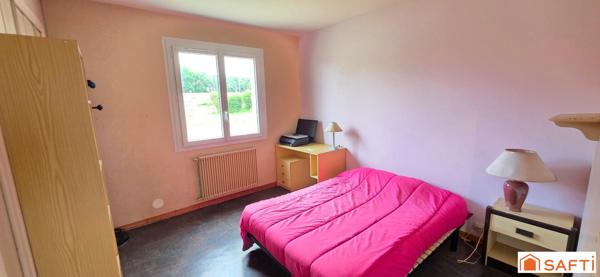 Pavillon plain-pied 3 chambres, 90 m² + 3000 m² de terrain