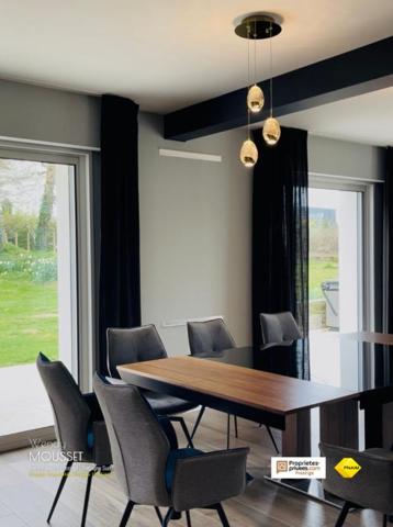 Villa bourgeoise de 285 m² avec immense sous-sol - Aux portes de Vannes - Secteur Saint-Goustan/Golf à Theix-Noyalo