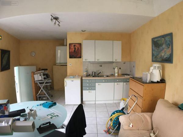 Local Professionnel et commercial à vendre à Ducey-les-Chéris dans la Manche (50220), ref : 12541/1855