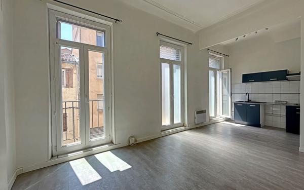 Appartement à vendre    2 pièces • 37,26 m2 Marseille 10