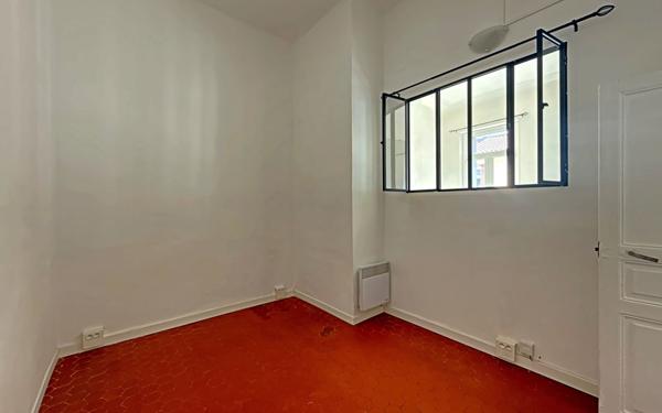 Appartement à vendre    2 pièces • 37,26 m2 Marseille 10