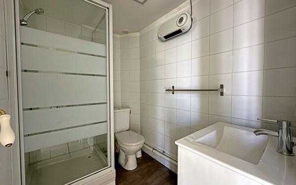 Appartement à vendre    2 pièces • 37,26 m2 Marseille 10