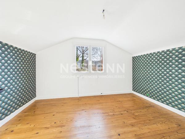 A 10 minutes du centre d'Aurillac, à vendre à Naucelles Maison de type 5 de 126 m² avec garage et terrasse.