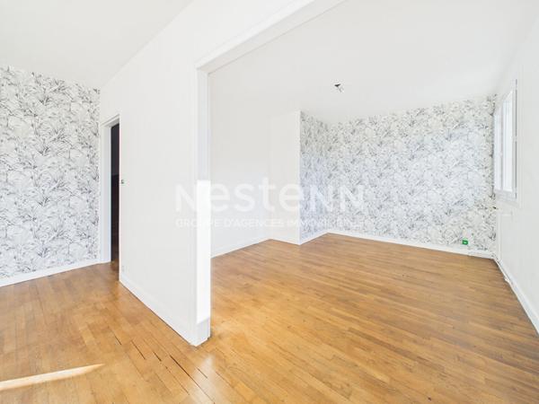 A 10 minutes du centre d'Aurillac, à vendre à Naucelles Maison de type 5 de 126 m² avec garage et terrasse.