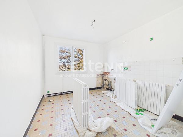 A 10 minutes du centre d'Aurillac, à vendre à Naucelles Maison de type 5 de 126 m² avec garage et terrasse.