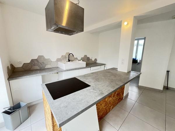 Maison à louer 1 100 € CC Ploudalmézeau 7 p 133 m² DPE C