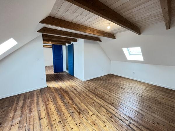 Maison à louer 1 100 € CC Ploudalmézeau 7 p 133 m² DPE C