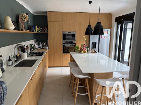 Maison à vendre 7 pièces 185 m² Suresnes