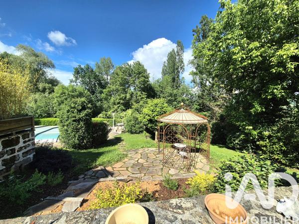 Maison à vendre 10 pièces 368 m² Donzenac