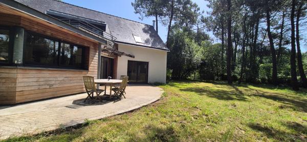 Clohars Fouesnant. Généreuse Contemporaine d’architecte de 200m² sur terrain de 2400 m²