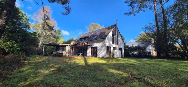 Clohars Fouesnant. Généreuse Contemporaine d’architecte de 200m² sur terrain de 2400 m²