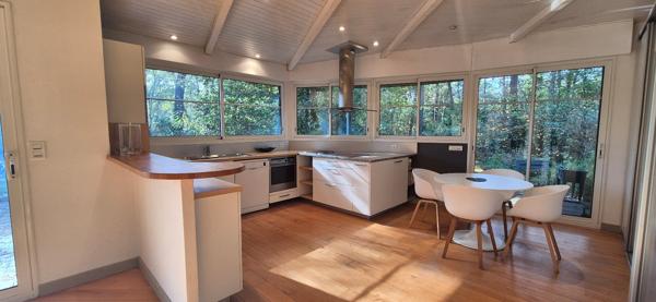 Clohars Fouesnant. Généreuse Contemporaine d’architecte de 200m² sur terrain de 2400 m²