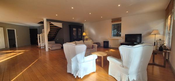Clohars Fouesnant. Généreuse Contemporaine d’architecte de 200m² sur terrain de 2400 m²