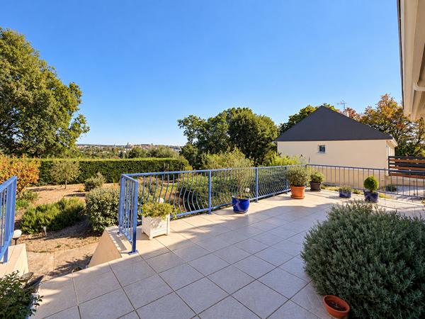 À VENDRE - SAINT-HILAIRE-SAINT-FLORENT - MAISON AVEC VUE EXCEPTIONNELLE SUR SAUMUR