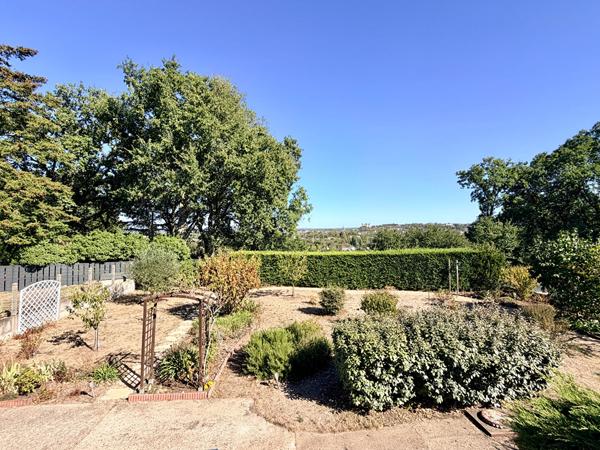 À VENDRE - SAINT-HILAIRE-SAINT-FLORENT - MAISON AVEC VUE EXCEPTIONNELLE SUR SAUMUR