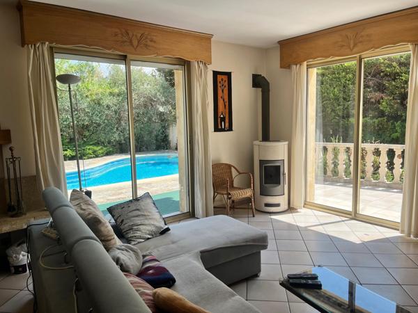 CHÂTEAUNEUF-DE-GADAGNE – Maison familiale avec 2 suites parentales et piscine