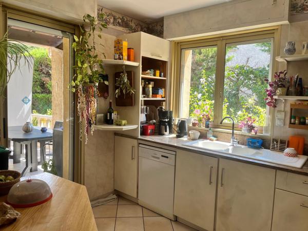 CHÂTEAUNEUF-DE-GADAGNE – Maison familiale avec 2 suites parentales et piscine
