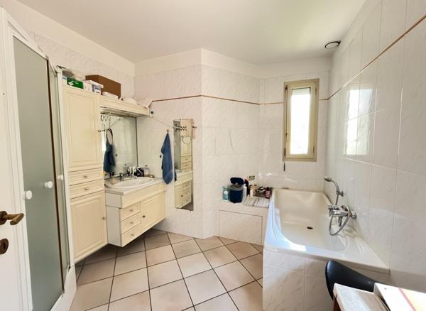 CHÂTEAUNEUF-DE-GADAGNE – Maison familiale avec 2 suites parentales et piscine