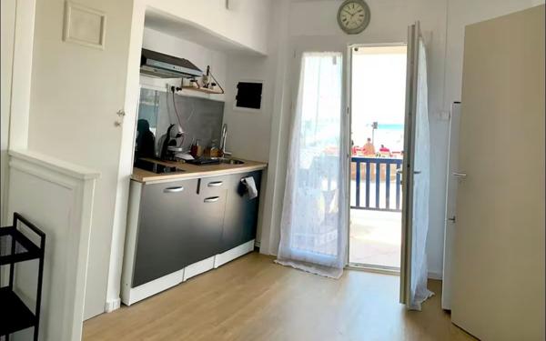 Appartement à vendre    3 pièces • 24,50 m2 Marseille 8